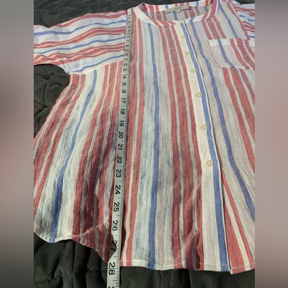 LOFT red white and blue Gauzy button down top - Picture 6 of 9